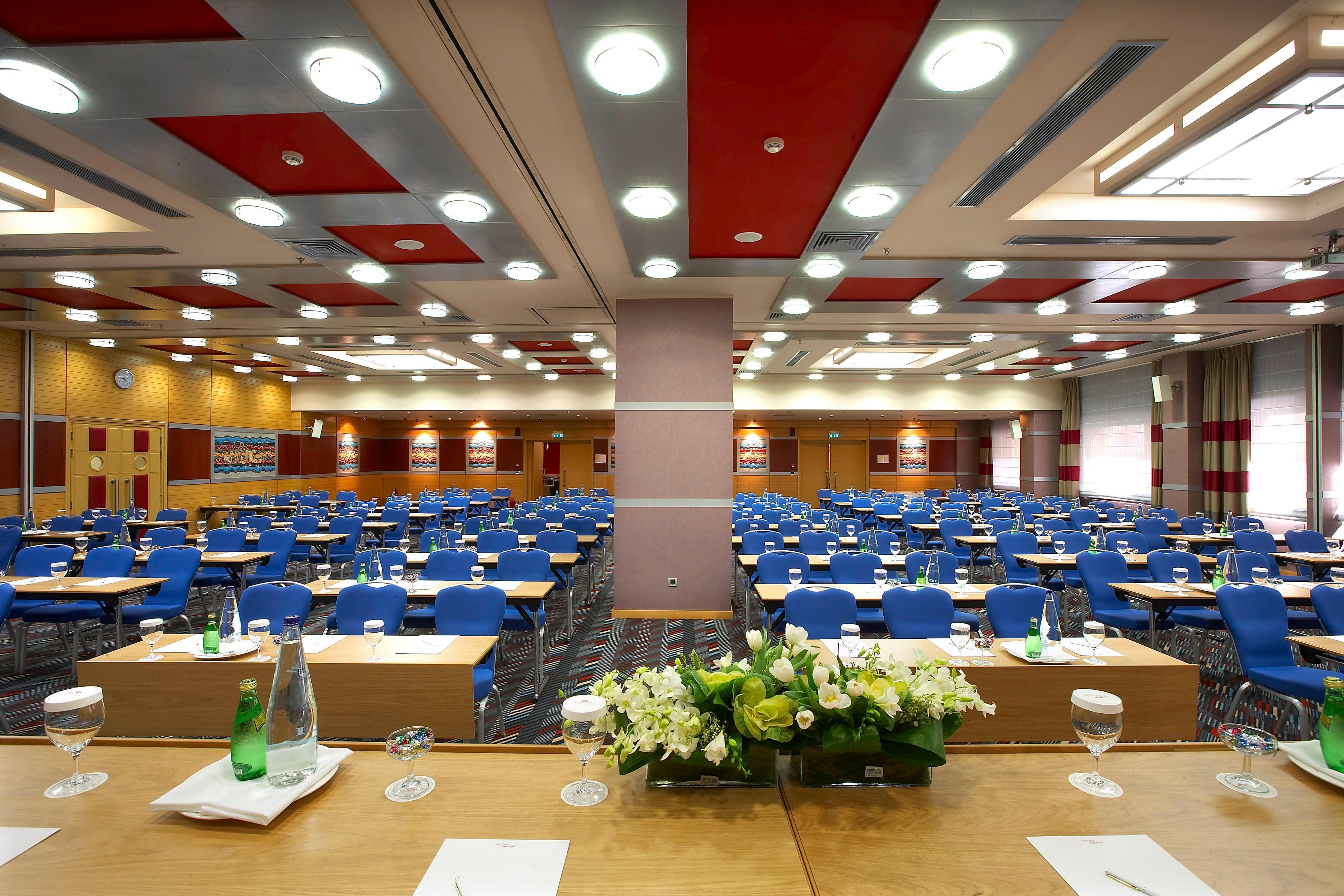 Crowne Plaza Athens City Centre By Ihg Exterior photo